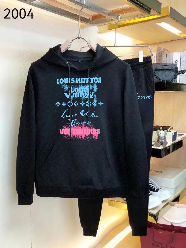 🅿️400 [LV Louis Vuitton] (Fat Man Gospel) hot-selling suit is coming. Focus on the original version of the official website. 2025 new hot-selling cardigan sweater suit. The original order is the best. 🇭🇰The meticulous work of top designers is dedicated to a fitting and perfect upper body effect. 100% natural high-quality Roman cotton, close-fitting comfort, noble and elegant! Original hardware embodies elegance and nobility! Counter size: M-5XL (maximum wear up to 220 pounds)